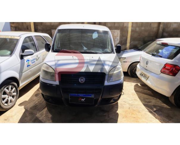 Foto de FIAT/DOBLO CARGO 1.4, ALCOOL/GASOLINA, BRANCA, 2012/2013, CHASSI: 9BD223153D2029282, RENAVAM: 488535620, NO ESTADO EM QUE SE ENCONTRA.