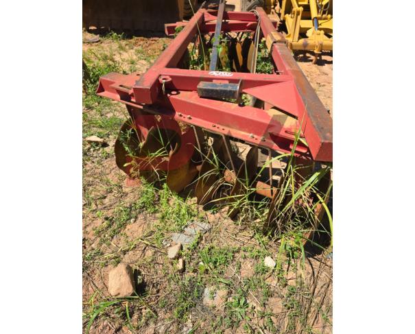 Foto de LOTE CONTENDO 01 GRADE ARADORA ROMHA I.CR, 14 DISCOS, NO ESTADO EM QUE SE ENCONTRA.