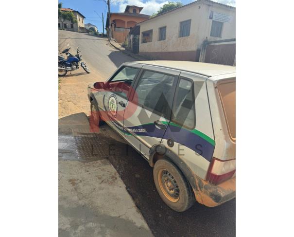 Foto de FIAT/UNO MILLE FIRE, FLEX, ALCOOL/GASOLINA, PRATA, 2007/2008, CHASSI: ...67811, NO ESTADO EM QUE SE ENCONTRA. 