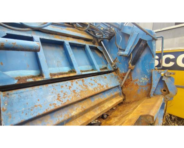 Foto de LOTE CONTENDO 01 COMPACTADOR, NO ESTADO EM QUE SE ENCONTRA.