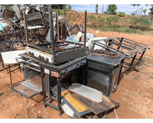 Foto de LOTE CONTENDO FOGÕES INDUSTRIAIS E CONVENCIONAIS, NO ESTADO EM QUE SE ENCONTRAM.
