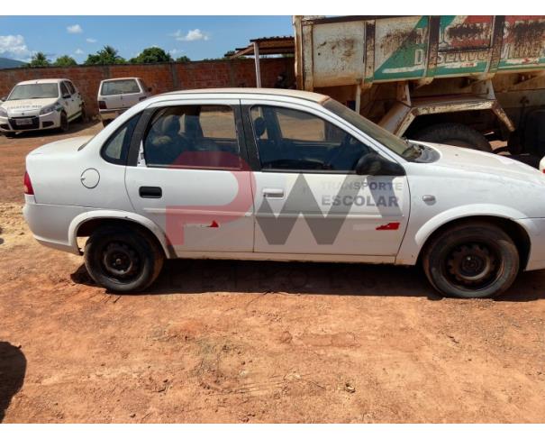 Foto de PAS/AUTOMOVEL CHEVROLET/CLASSIC LS, ALCOOL/GASOLINA, ANO/MOD 2012/2012, COR BRANCA, NO ESTADO EM QUE SE ENCONTRA.