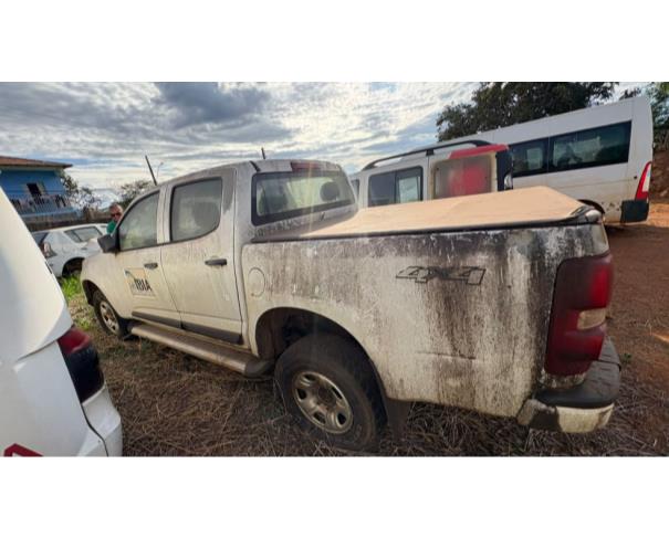 Foto de CAMINHONETE CHEVROLET/S10 LS DD4, DIESEL, BRANCA, 2014/2014, CHASSI: 9BG148DK0EC455527, RENAVAM: 01012569915, NO ESTADO EM QUE SE ENCONTRA.