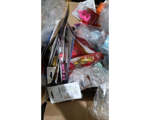 Foto de LOTE DE DIVERSOS PRODUTOS E UTILIDADES, NO ESTADO EM QUE SE ENCONTRAM. 