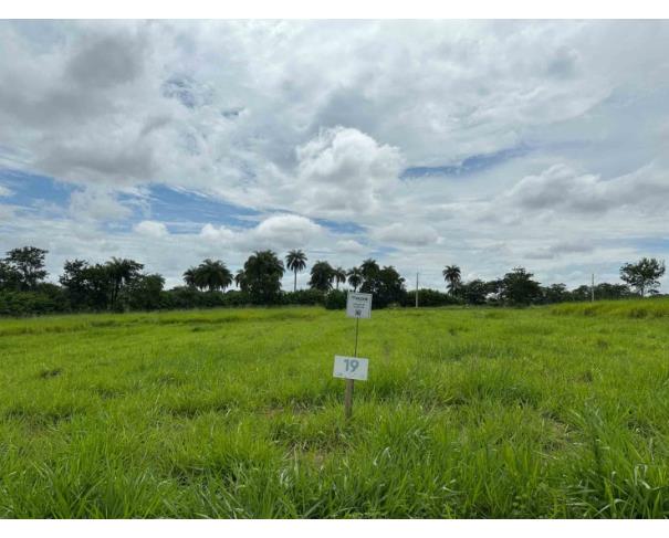 Foto de Chácara 19, Quadra 04, do Chacreamento Espelho D’Água, situada na Rua F, em Abaeté/MG, com área de 1.000,00 m², matrícula nº 29.050 do CRI de Abaeté/MG.