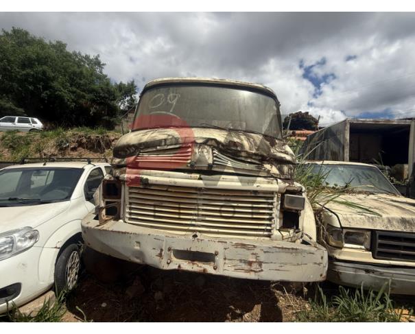Foto de CARGA / CAMINHAO M.B./M.BENZ L 1313, 1987/1987, DIESEL, BRANCA, CHASSI: 9BM345002GB735162, RENAVAM: 00262877562, NO ESTADO EM QUE SE ENCONTRA. CHASSI SEM IMPLEMENTO - MOTOR AVARIADO. FALTA CAIXA DE MARCHAS.