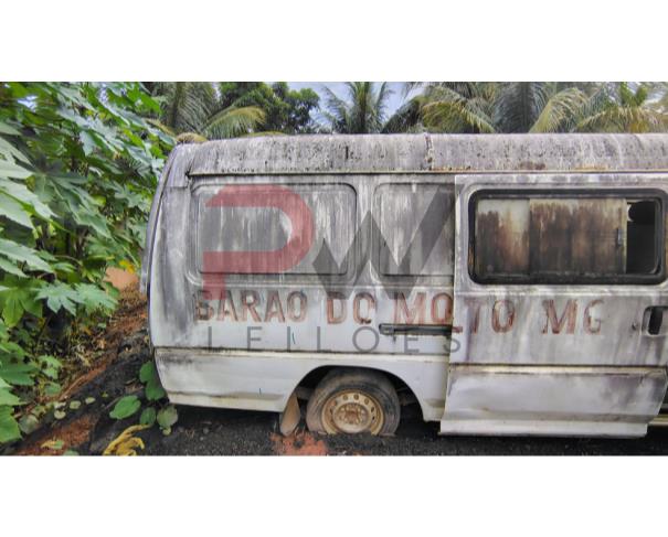 Foto de CAMINHONE I/HYUNDAI H100 VANGLEL, 2001/2001, BRANCA ,DIESEL, CHASSI: ...99674, NO ESTADO EM QUE SE ENCONTRA.