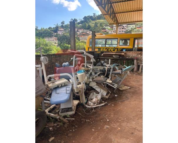 Foto de LOTE CONTENDO SUCATA DE FERRO, MATERIAL ODONTOLOGICO E INFORMATICA, NO ESTADO EM QUE SE ENCONTRA.