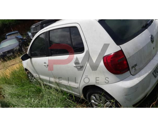 Foto de PASSAGEIRO / VW / FOX 1.6 GII / Placa: PUT3J40 / UF: RJ / Município: Três Rios / Ano fabricação: 2014 / Ano modelo: 2014 / Cor: BRANCA / Chassi: 9BWAB45Z7E4174540   Motor: CCRS94191 / RENAVAM: 01020237977