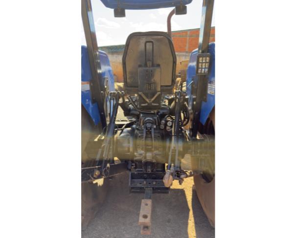 Foto de TRATOR NEW HOLLAND 7630, COR AZUL, ANO 2014, NO ESTADO EM QUE SE ENCONTRA.