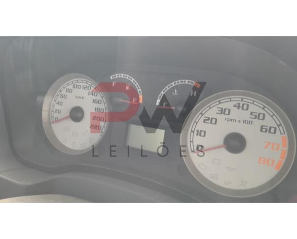 Foto de PASSAGEIRO / FIAT / IDEA ELX FLEX / Placa: HDV1818 / UF: MG / Município: Barbacena Ano fabricação: 2006 / Ano modelo: 2006 / Cor: PRATA / Chassi: 9BD13561372023471 / Motor: 178F3011*7031174* /RENAVAM: 00885259343