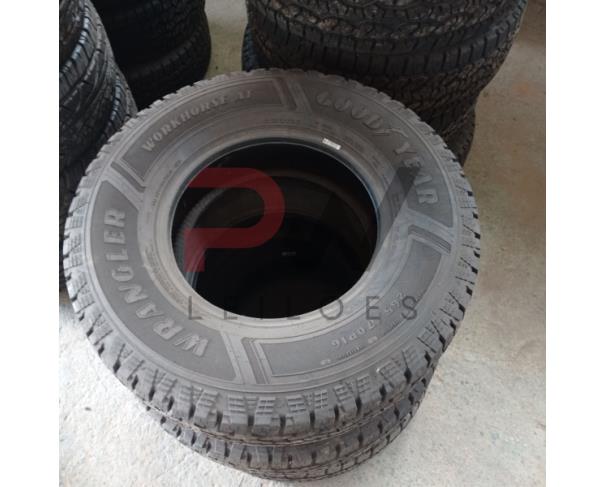 Foto de LOTE CONTENDO APROX. 29 PNEUS NOVOS SENDO: 16 PNEUS RADIAIS 265/70 R 16 DUNLOP; 10 PNEUS RADIAIS 265/70 R 16 GOODYEAR WRANGLER; 03 PNEUS RADIAIS 265/70 R 16 TOLEDO  CROSS; NO ESTADO EM QUE SE ENCONTRAM.