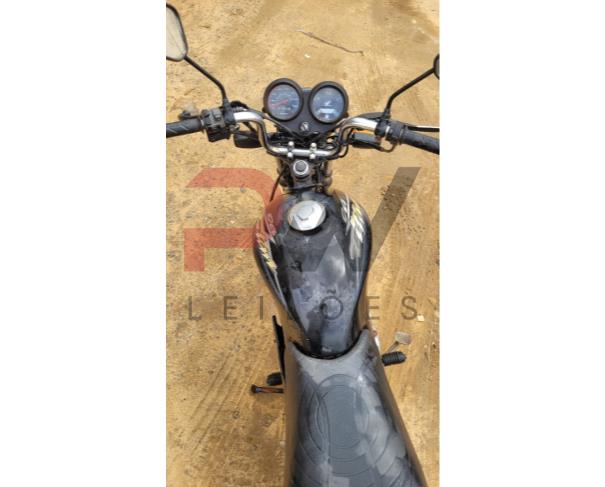 Foto de PASSAGEIRO / MOTOCICLETA HONDA/CG 125 TITAN KS, PRETA, GASOLINA, 2004/2004, PLACA HBP-8494, CHASSI: 9C2JC30104R108560, RENAVAM: 00864280416, NO ESTADO EM QUE SE ENCONTRA.