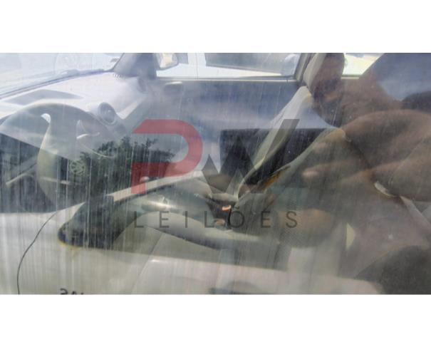 Foto de AUTOMOVEL VW/GOL 1.0 GIV, 2013/2014,BRANCA, ALCOOL/GASOLINA, CHASSI: ...48182,  NO ESTADO EM QUE SE ENCONTRA.