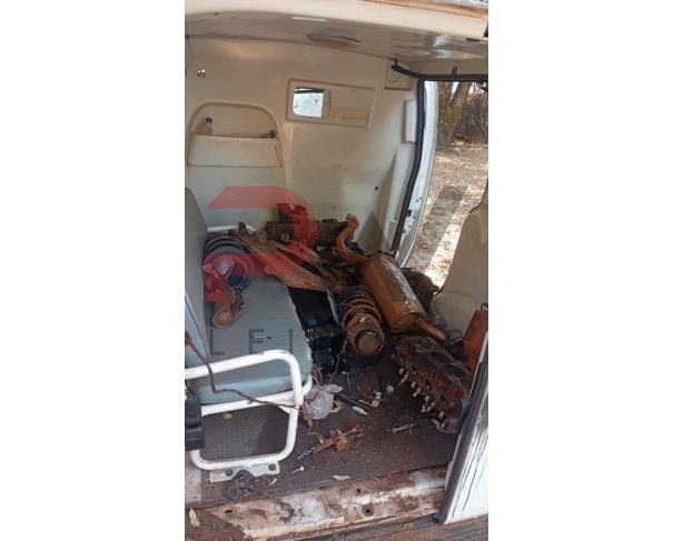 Foto de CAMINHONE FIAT/DOBLO AMBULANCIA, ALCOOL/GASOLINA, BRANCA, 2014/2014, CHASSI: ...38591, NO ESTADO EM QUE SE ENCONTRA.