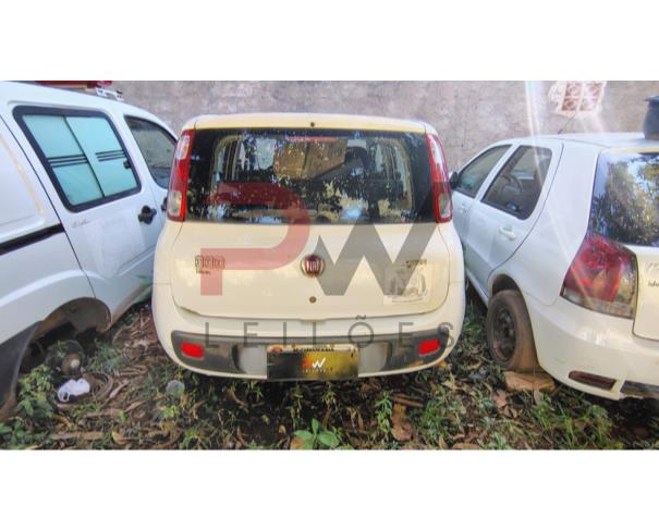 Foto de FIAT/UNO VIVACE 1.0, ALCOOL/GASOLINA, BRANCA, 2014/2014, CHASSI: 9BD195152E0581470, RENAVAM: 1007104705 , NO ESTADO EM QUE SE ENCONTRA.