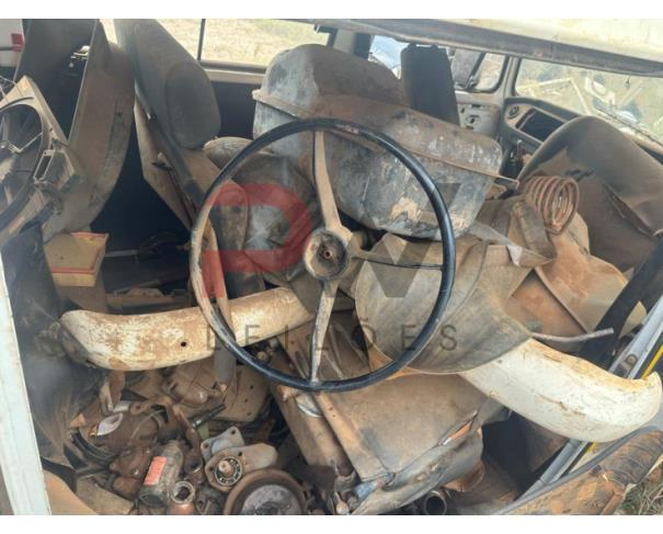 Foto de PAS/MICROONIBUS VW/KOMBI ESCOLAR, 2012/2013, ALC/GASOL, BRANCA, PLACA HLF - 9864, RENAVAM: 00480176787, CHASSI: 9BWMF07XXDP003204, NO ESTADO EM QUE SE ENCONTRA.
