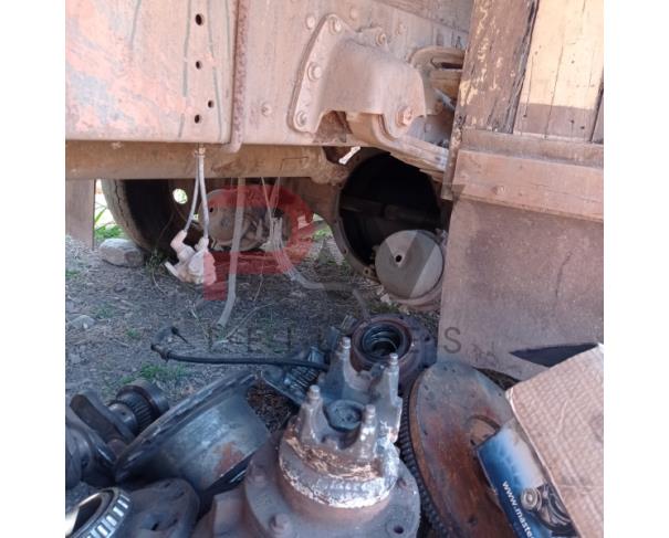 Foto de ESPECIAL / CAMINHAO IVECO/TECTOR 170E22, 2014/2014, DIESEL, BRANCA, CHASSI: 93ZA1RGH0E8926688, RENAVAM: 01015495661, NO ESTADO EM QUE SE ENCONTRA. MOTOR E CAIXA DE MARCHAS COM AVARIAS.O MOTOR ESTÁ DESMONTADO E FORA DO VEÍCULO.