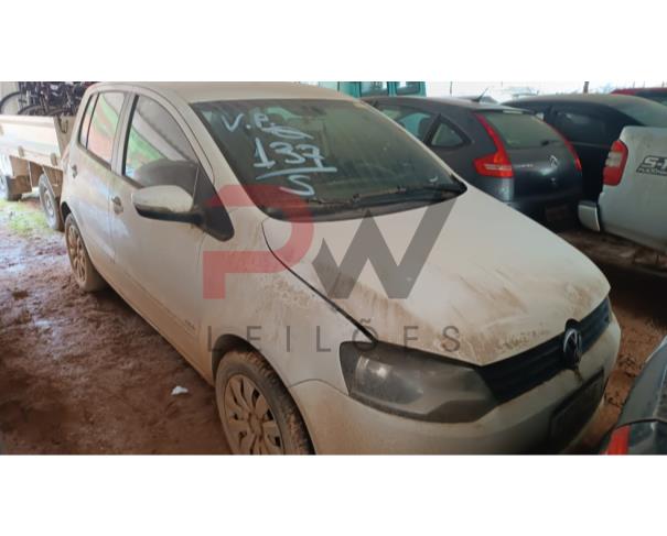 Foto de PASSAGEIRO / VW / FOX 1.6 GII / Placa: PUT3J40 / UF: RJ / Município: Três Rios / Ano fabricação: 2014 / Ano modelo: 2014 / Cor: BRANCA / Chassi: 9BWAB45Z7E4174540   Motor: CCRS94191 / RENAVAM: 01020237977