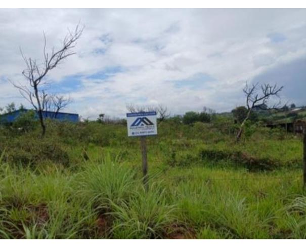 Foto de Lote nº 12, Quadra nº 04, situado na Rua Imbiara, no loteamento denominado Distrito Industrial, Araxá/MG, com área de 2.751,50m², matriculado sob nº 19.490 no Registro de Imóveis de Araxá.