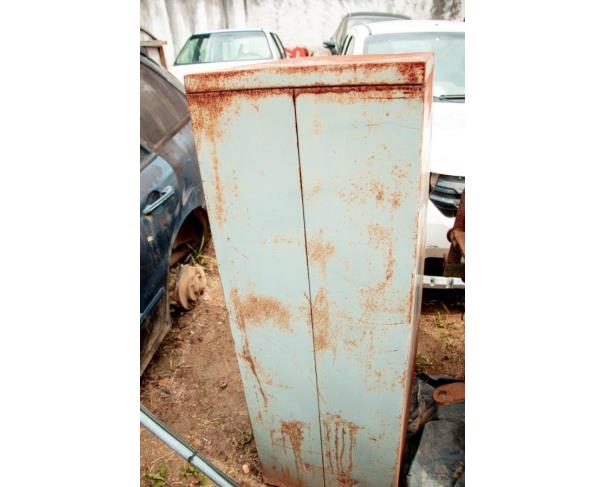 Foto de LOTE DE SUCATAS DIVERSAS, ARMÁRIOS, MATERIAIS INFORMÁTICA, ELETRONICOS, ETC, NO ESTADO EM QUE SE ENCONTRA