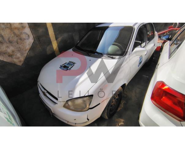 Foto de I/CHEVROLET CLASSIC LS, ALCOOL/GASOLINA, BRANCA, 2014/2015, CHASSI: 8AGSU19F0FR105635, RENAVAM: 1015215422, NO ESTADO EM QUE SE ENCONTRA.
