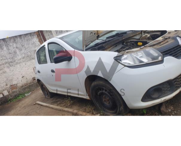 Foto de PASSAGEIRO / AUTOMOVEL RENAULT/SANDERO AUTH 10, ALCOOL/GASOLINA, BRANCA, 2014/2015, PLACA PUS-9764, CHASSI: 93Y5SRD04FJ510105, RENAVAM: 01018549576, NO ESTADO EM QUE SE ENCONTRA.
