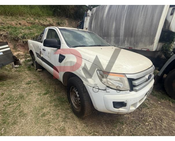 Foto de CARGA / CAMINHONETE I/FORD RANGER XLS CS2 25, 2013/2014, ALC/GASOL, BRANCA, CHASSI: 8AFAR20F9EJ196282, RENAVAM: 00997236051, NO ESTADO EM QUE SE ENCONTRA. MOTOR AVARIADO.
