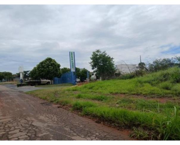 Foto de Lote nº 12, Quadra nº 04, situado na Rua Imbiara, no loteamento denominado Distrito Industrial, Araxá/MG, com área de 2.751,50m², matriculado sob nº 19.490 no Registro de Imóveis de Araxá.
