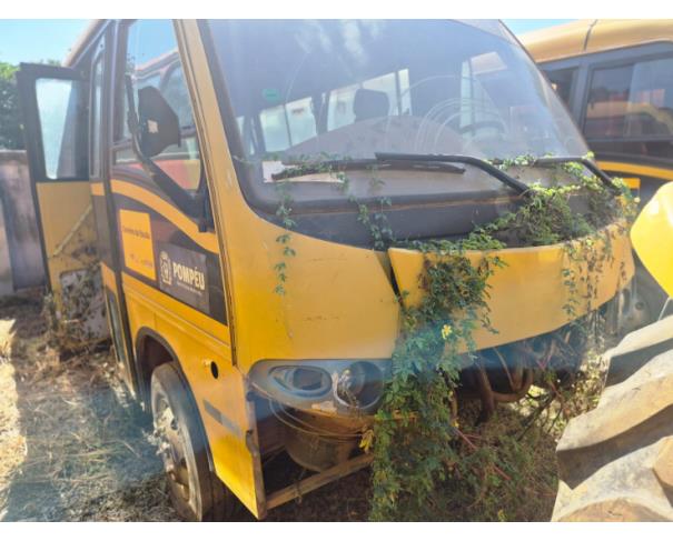 Foto de ONIBUS  MARCOPOLO/VOLARE V8L ESC, DIESEL, AMARELA, 2010/2011, CHASSI: 93PB42G3PBC034170, RENAVAM: 00265077621, NO ESTADO EM QUE SE ENCONTRA. 