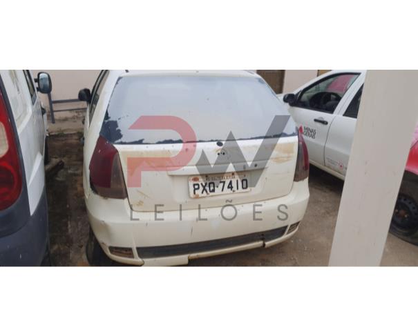 Foto de PASSAGEIRO / AUTOMOVEL FIAT/PALIO FIRE, ALCOOL/GASOLINA, BRANCA, 2016/2016, PLACA PXQ-7410, CHASSI: 9BD17122ZG7579678, RENAVAM: 01083436748, NO ESTADO EM QUE SE ENCONTRA. 