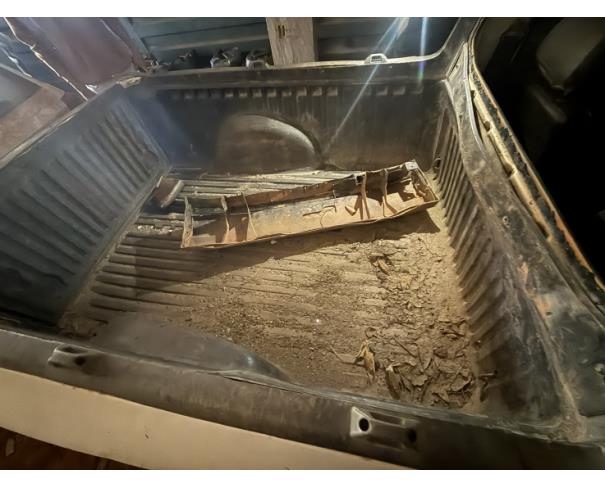 Foto de CAMINHONETE VW/NOVA SAVEIRO RB MBVS, ALCOOL/GASOLINA, BRANCA, 2018/2019, CHASSI: 9BWKB45UXKP020424, RENAVAM: 01161669148, NO ESTADO EM QUE SE ENCONTRA.
