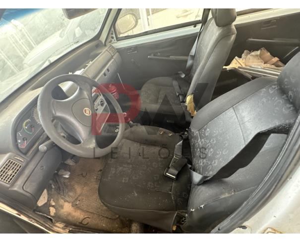 Foto de AUTOMOVEL FIAT/UNO MILLE ECONOMY, ALCOOL/GASOLINA, BRANCA, 2010/2011, CHASSI: ...84559, NO ESTADO EM QUE SE ENCONTRA. 