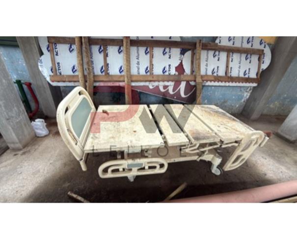 Foto de LOTE CONTENDO EQUIPAMENTOS ODONTOLÓGICOS E HOSPITALARES, TAIS COMO: MACAS, CADEIRA ODONTOLÓGICAS, RÉGUA ANTROPOMÉTRICA, ENTRE OUTROS, NO ESTADO EM QUE SE ENCONTRAM. 