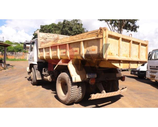 Foto de CAMINHÃO CAÇAMBA ATRON 1719 10,92T 185CV FAB MB COR BRANCA PLACA PWJ-3D88 ANO FAB/MOD 2015/2015 COMBUSTÍVEL DIESEL CHASSI 9BM693186FB009786 RENAVAM 1056738259 , NO ESTADO EM QUE SE ENCONTRA. 