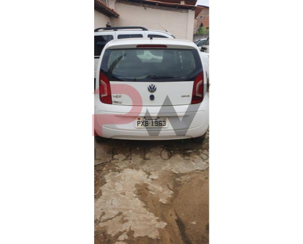 Foto de PASSAGEIRO / AUTOMOVEL VW/UP TAKE MA, ALCOOL/GASOLINA, BRANCA, 2015/2016, PLACA PXB-1963, CHASSI: 9BWAG4126GT529023, RENAVAM: 01071434532, NO ESTADO EM QUE SE ENCONTRA. 