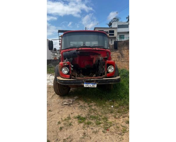 Foto de M.BENZ/L 1113, DIESEL, 1972/1972, VERMELHA, NO ESTADO EM QUE SE ENCONTRA.
