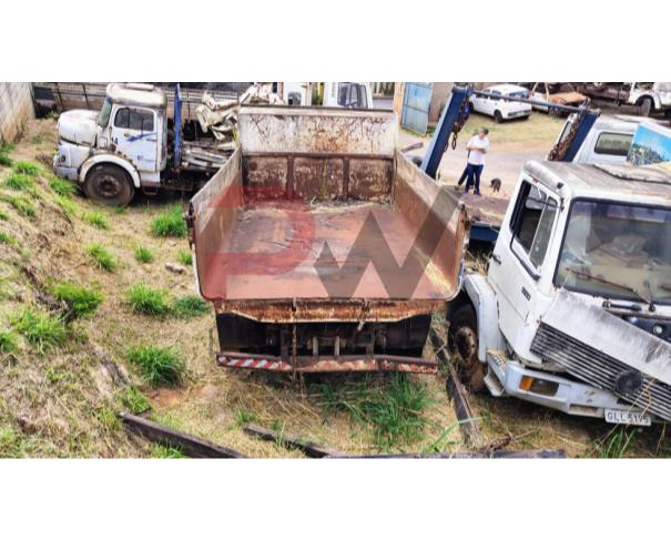 Foto de CARGA / CAMINHAO M.B./M.BENZ L 1313, 1987/1987, DIESEL, BRANCA, CHASSI: 9BM345002GB735163, RENAVAM: 00266596134, NO ESTADO EM QUE SE ENCONTRA. MOTOR AVARIADO.