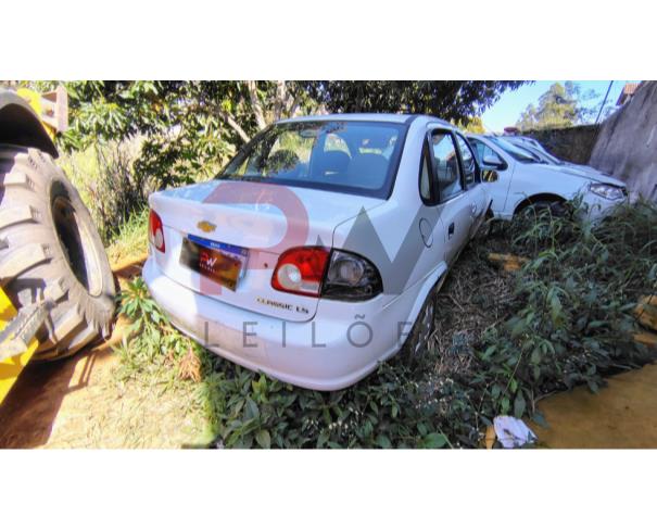 Foto de I/CHEVROLET CLASSIC LS, ALCOOL/GASOLINA, BRANCA, 2014/2015, CHASSI: 8AGSU19F0FR105792, RENAVAM: 01015177082, NO ESTADO EM QUE SE ENCONTRA. 