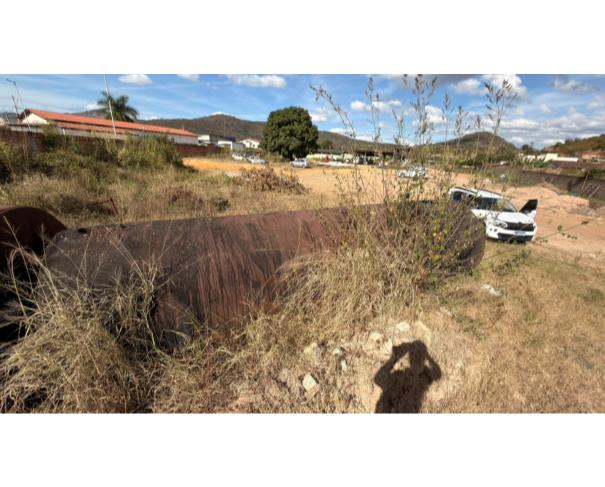 Foto de LOTE CONTENDO 03 TANQUES COM DIMENSÕES DE APROX. 5,10 x 1,90 x 1,80 | 6,10 x 1,80 | 5,45 x 1,90, NO ESTADO EM QUE SE ENCONTRA.