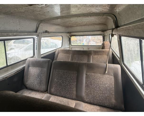 Foto de CAMIONETA VW/KOMBI, GASOLINA, BRANCA, 2005/2005, CHASSI: 9BWGB07X75P009455, RENAVAM: 00853708444, NO ESTADO EM QUE SE ENCONTRA.