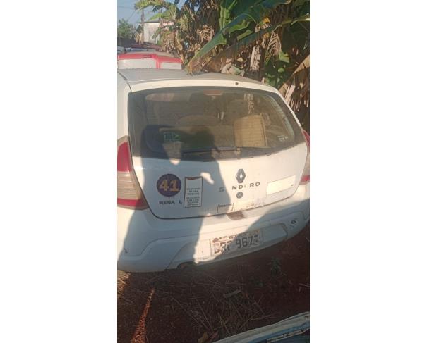 Foto de AUTOMOVEL RENAULT/SANDERO AUT1016V, ALCOOL/GASOLINA, BRANCA, 2014/2014, CHASSI: 93YBSR6RHEJ349839, RENAVAM: 01005776145, NO ESTADO EM QUE SE ENCONTRA.