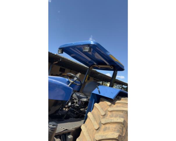 Foto de TRATOR NEW HOLLAND 7630, COR AZUL, ANO 2014, NO ESTADO EM QUE SE ENCONTRA.