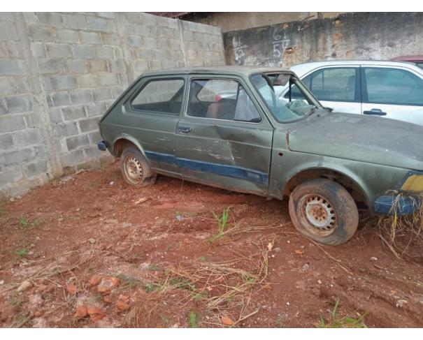 Foto de LOTE CONTENDO SUCATA DE VEÍCULOS, NO ESTADO EM QUE SE ENCONTRA.