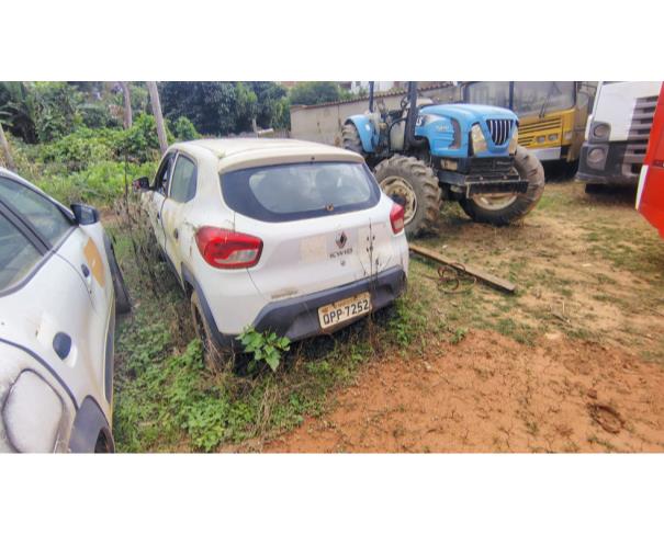 Foto de AUTOMOVEL RENAULT/KWID ZEN 10MT, ALCOOL/GASOLINA, BRANCA, 2018/2019, CHASSI: 93YRBB009KJ709553, RENAVAM: 01172133082, NO ESTADO EM QUE SE ENCONTRA.