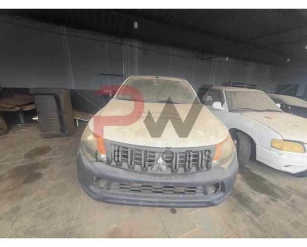 Foto de CAMINHONE MMC/L200 TRITON SPT GL, DIESEL, BRANCA, 2018/2019, CHASSI: ...17440, NO ESTADO EM QUE SE ENCONTRA.