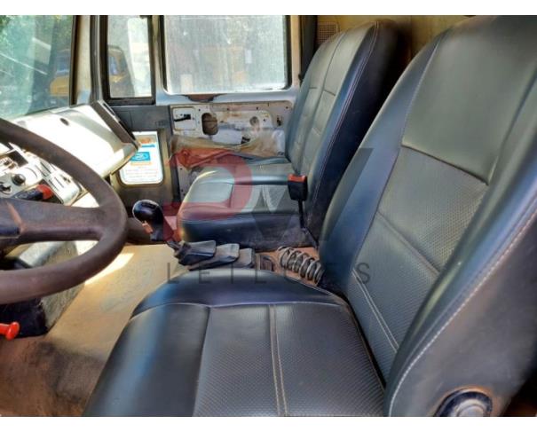 Foto de CARGA/CAMINHÃO FORD/CARGO 1317 E, 2009/2010, DIESEL, PRATA, PLACA: HLF-2251, RENAVAM: 00192763539, CHASSI: 9BFXCE2U9ABB43997, NO ESTADO EM QUE SE ENCONTRA.