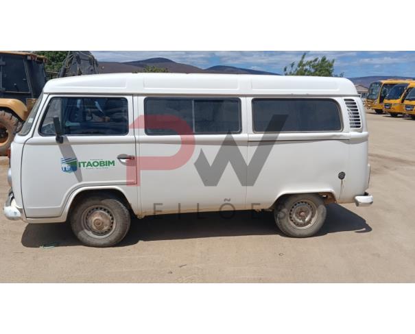 Foto de MIS/CAMIONETA VW/ KOMBI, ALCOOL/GASOLINA, 2013/2013, BRANCA, RENAVAM: 00545898854,  CHASSI: 9BWMF07X0DP018603, NO ESTADO EM QUE SE ENCONTRA.