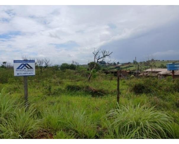 Foto de Lote nº 12, Quadra nº 04, situado na Rua Imbiara, no loteamento denominado Distrito Industrial, Araxá/MG, com área de 2.751,50m², matriculado sob nº 19.490 no Registro de Imóveis de Araxá.