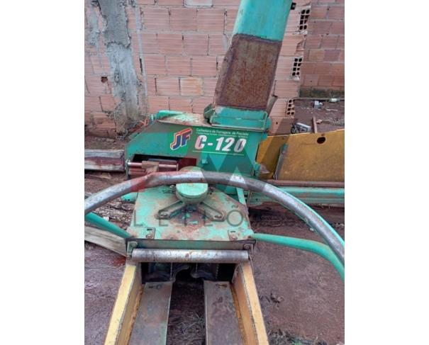 Foto de LOTE CONTENDO ENSILADEIRA, NO ESTADO EM QUE SE ENCONTRA.